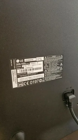 Televisor LG 42UB820V