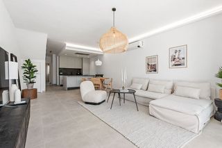 Casa adosada en venta en Nueva Andalucía centro en Marbella