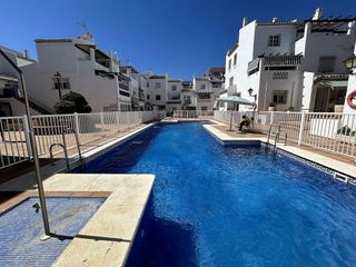 Piso en venta en Puerto de la Duquesa en Manilva