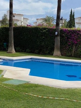 Piso en alquiler en Los Naranjos - Las Brisas en Marbella