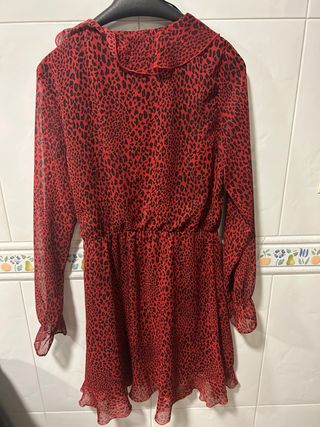 Vestido estampado leopardo rojo y negro