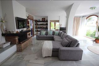 Chalet en alquiler en Elviria en Marbella