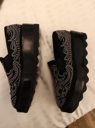 Mocasines LORENZO MARI negros tachuelas