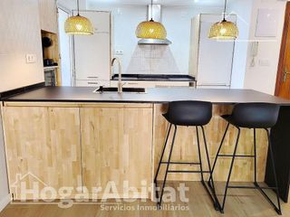 Piso en venta en Avda. de Abril. - 9 de octubre en Sagunto