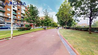 Garaje en venta en San Pedro de Deusto-La Ribera en Bilbao