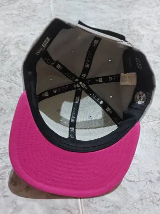 Gorra New Era Superman Mujer