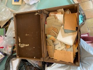 Maleta antigua de madera