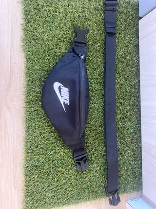 Riñonera Nike Negra