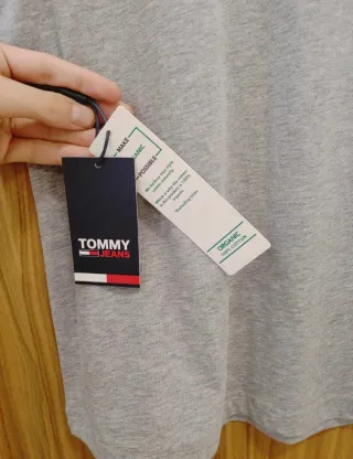 Camiseta Tommy Jeans Gris Talla S