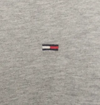Camiseta Tommy Jeans Gris Talla S