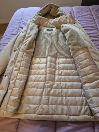 Anorak beige con capucha