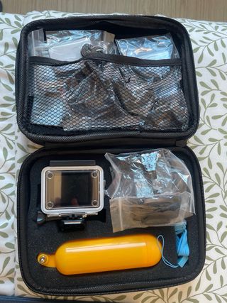 Cámara de acción FHD 1080p con accesorios