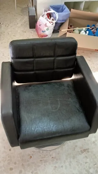 Urge venta por cierre!! Sillónes de peluquería