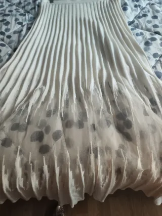 Falda Zara plisada blanca