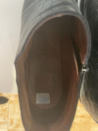 Botines efecto piel cocodrilo