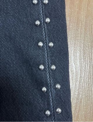 Pantalón Brownie negro tachuelas talla M