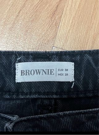 Pantalón Brownie negro tachuelas talla M