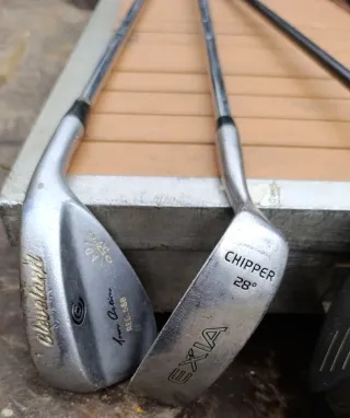 Palos de Golf PING, Cleveland, EXIA