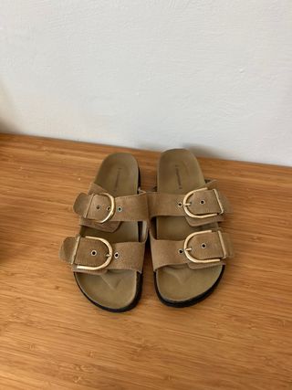 Sandalias estilo birkenstock Beige