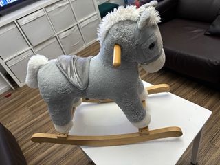 Caballito balancín infantil gris