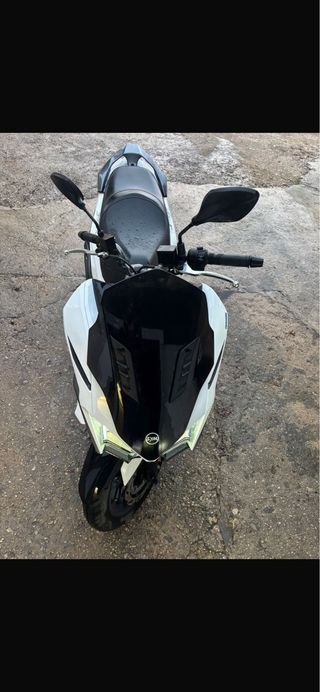 Moto SYM 125cc Scooter Automática  Tlf: 660444055