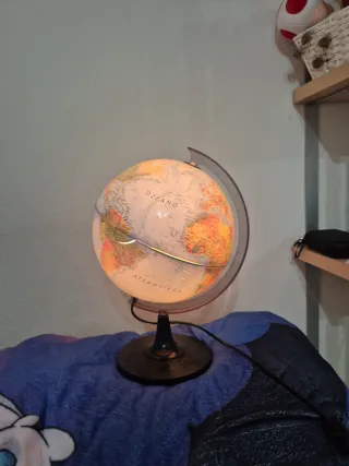 Lampara mapa mundi Euskeraz