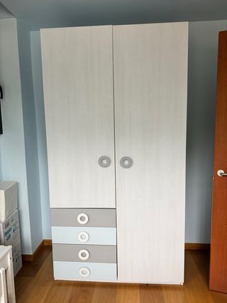 Cuna convertible y armario Ros