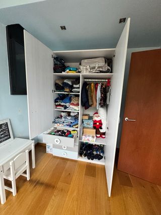 Cuna convertible y armario Ros