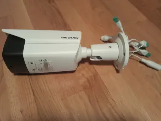 Cámara IP Hikvision DS-2TD2628-3/QA