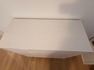 Cómoda 4 cajones blanca y madera