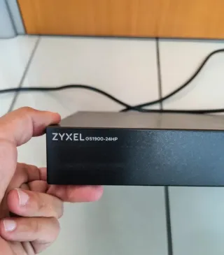 Switch Zyxel 24 porte Gigabit PoE+ 170W