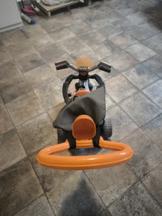 Triciclo Evolutivo Injusa Body Max blanco y naranj