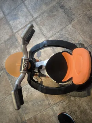 Triciclo Evolutivo Injusa Body Max blanco y naranj