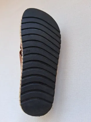 Sandalias como Nuevas. Talla 36