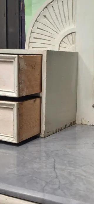 Mueble tocador vintage blanco y verde