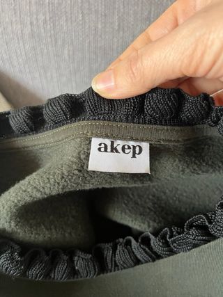 Abito felpa con ricami floreali