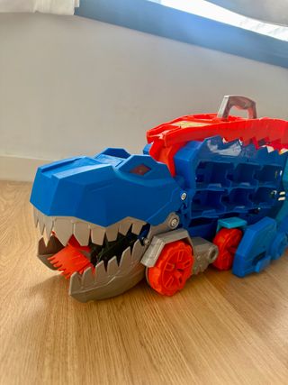 Camión Hot Wheels DINO