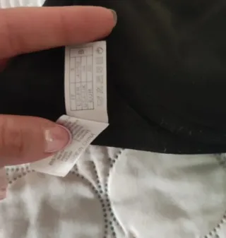 Sujetador negro sin tirantes