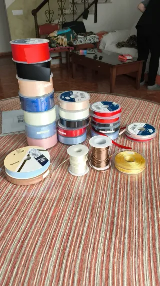 Mercería variada: cintas y carretes