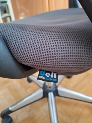 Silla de oficina ergonómica regulable