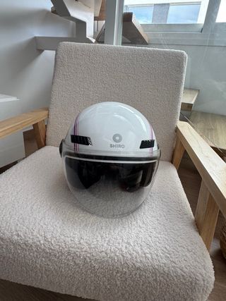 Casco de moto SHIRO blanco con visera