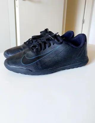 Zapatillas Nike multitaco niño Talla 38