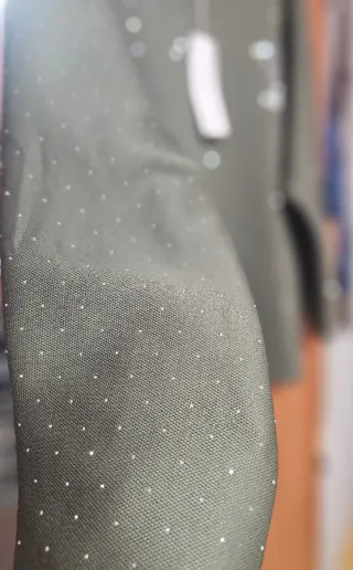 Sudadera verde con brillos