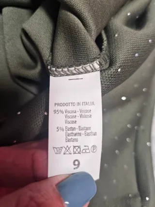 Sudadera verde con brillos