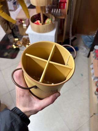 Porta utensili in latta giallo