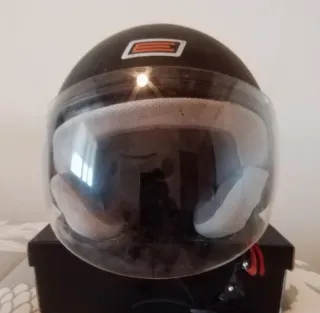 Casco Moto Scooter Negro con Visera