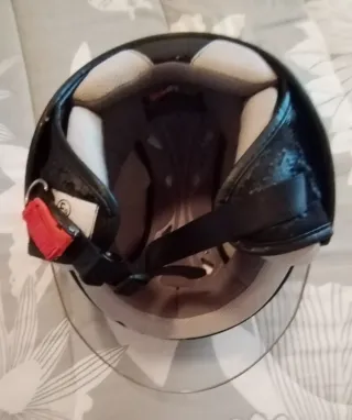 Casco Moto Scooter Negro con Visera