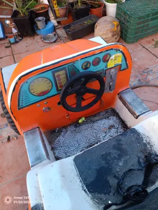 Coche infantil a monedas