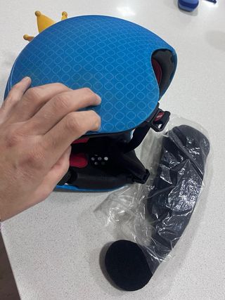 Casco de esquí junior azul con corona Marca Egg