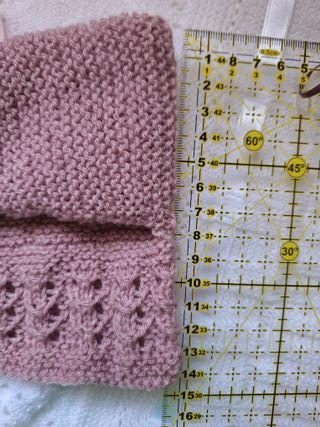 Chaqueta, capota y patucos de punto reborn 46 cm.